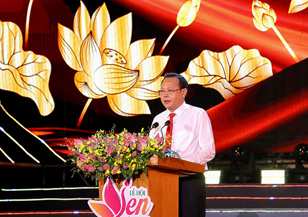 ruc-ro-dem-khai-mac-le-hoi-sen-dong-thap-2026-lan-toa-cau-chuyen-dat-sen-hong