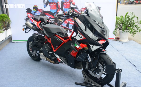 Siêu xe tay ga Italjet Dragster 700 đầu tiên về Việt Nam, giá 428 triệu đồng