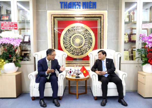 Tổng lãnh sự Hàn Quốc thăm Báo Thanh Niên, gợi mở nhiều dư địa hợp tác