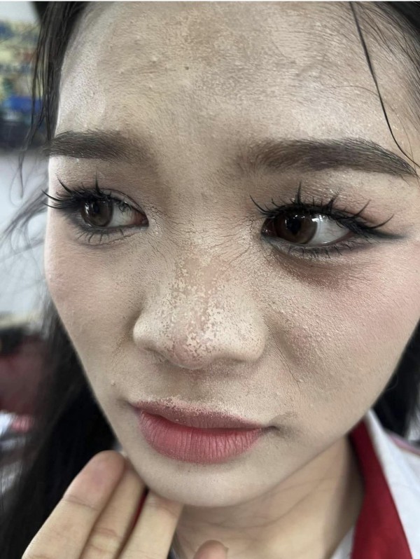Trang điểm thế nào để không bị già khi chụp kỉ yếu mùa hè