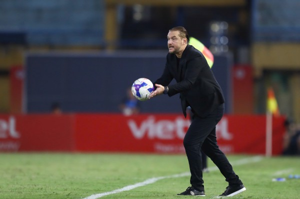 Trọng tài Malaysia bắt vòng cuối V-League: Không phải 3 trận đua trụ hạng, mà là trận có HLV Popov