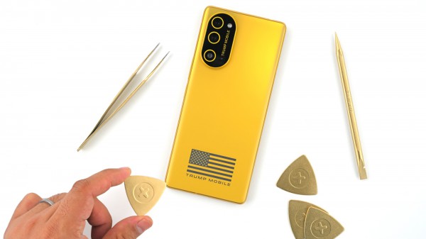 Trump Mobile T1 bị nghi chung nguồn gốc Trung Quốc với điện thoại HTC
