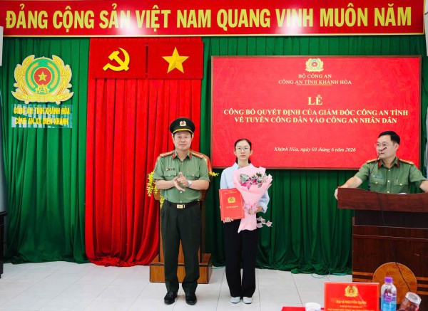 Vợ thiếu tá Nguyễn Xuân Hải được tuyển vào ngành công an