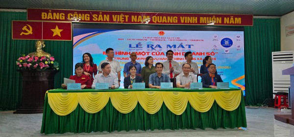 Xã Củ Chi ra mắt mô hình 'Một cửa kinh doanh số' hỗ trợ người dân