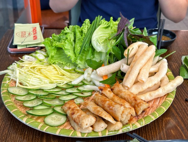 Học sinh mang điểm thi... đi ăn nem nướng, có người được giảm hơn 90% ở TP.HCM Học sinh mang điểm thi... đi ăn nem nướng, có người được giảm hơn 90% ở TP.HCM