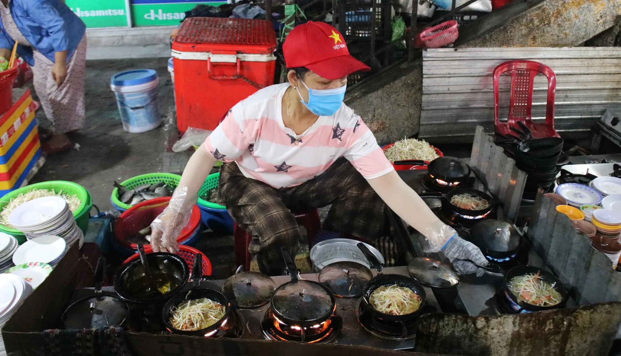 Về làng Chuồn ăn bánh khoái cá kình
