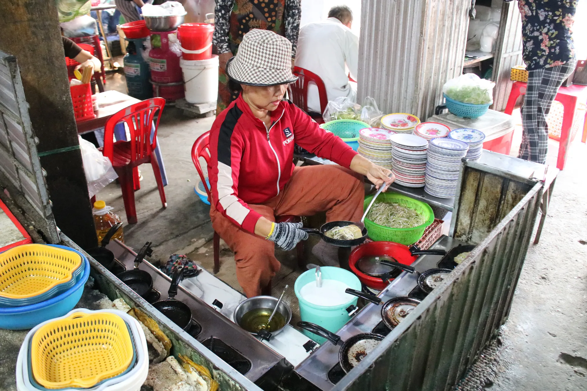 Về làng Chuồn ăn bánh khoái cá kình
