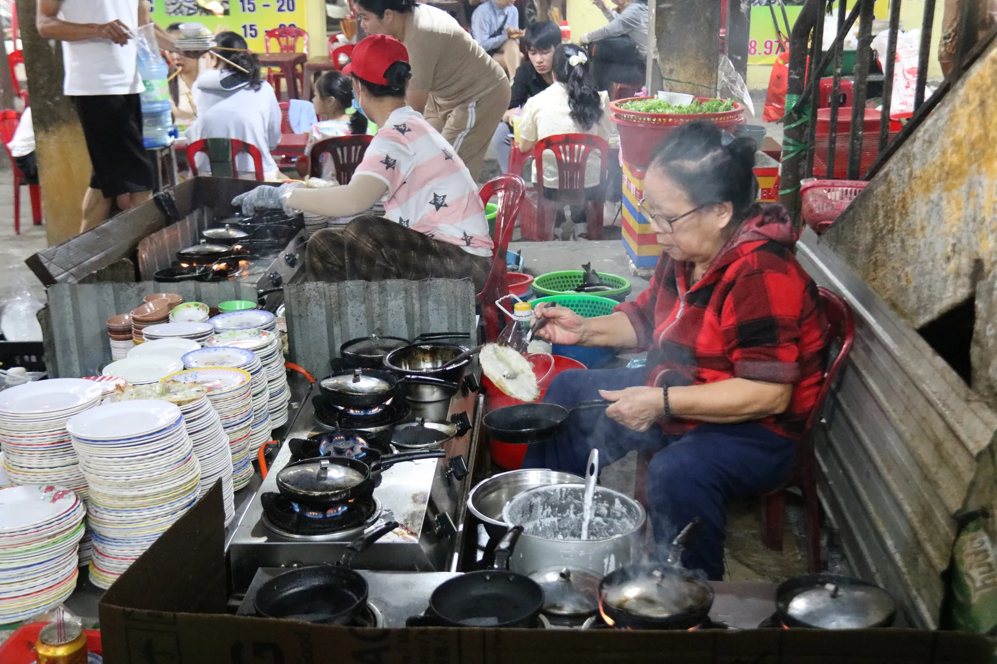 Về làng Chuồn ăn bánh khoái cá kình